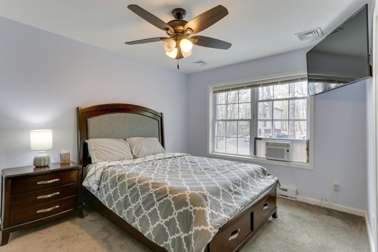 Poconos Vacation Near Wallenpaupack! Holiday home