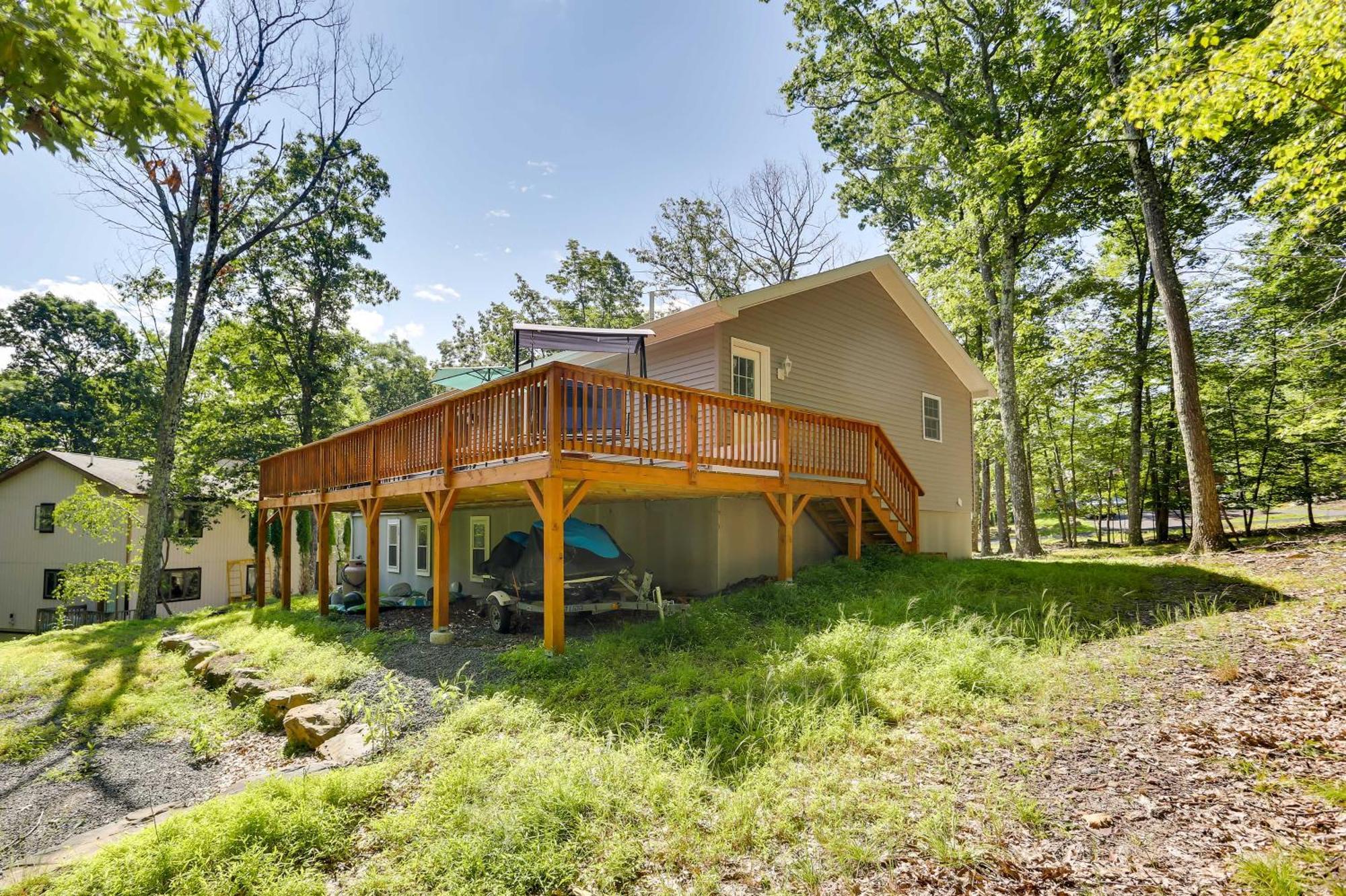 Poconos Vacation Near Wallenpaupack! Lake Ariel