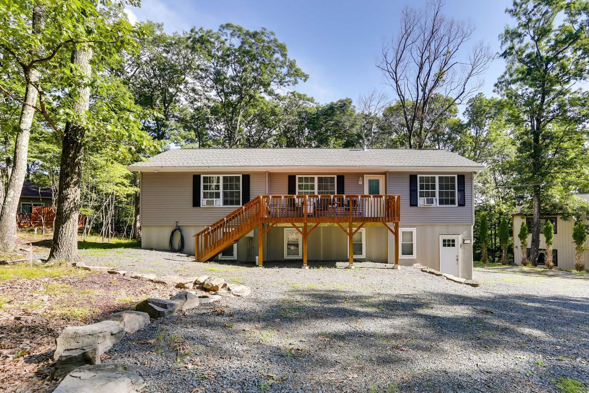 Poconos Vacation Near Wallenpaupack! Lake Ariel