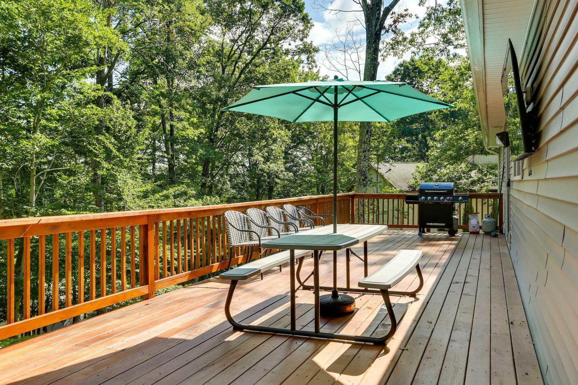 Poconos Vacation Near Wallenpaupack!